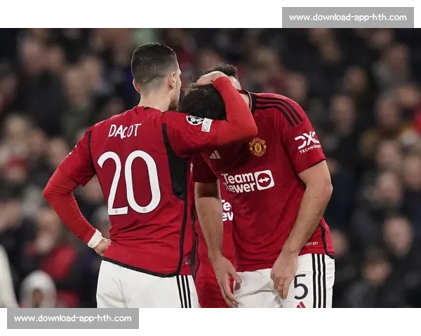 韦斯・布朗盛赞姆贝乌莫加盟曼联：红魔下赛季前景可期