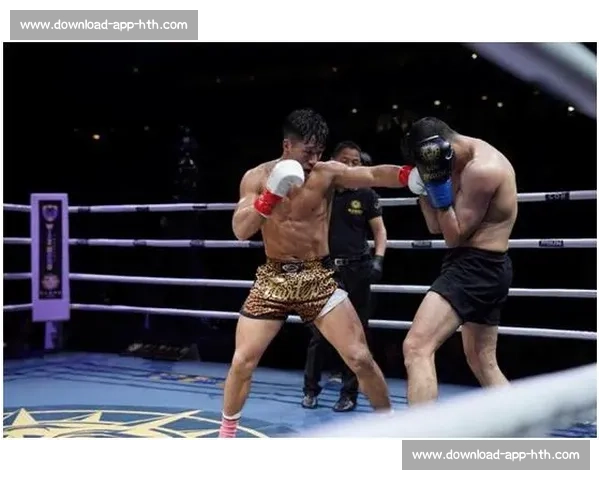 小舅子擂台激战!罗唐场外急到 “罚站”,网友:姐夫比选手还紧张! 小舅子擂台激战!罗唐场外急到 “罚站”,网友:姐夫比选手还紧张!